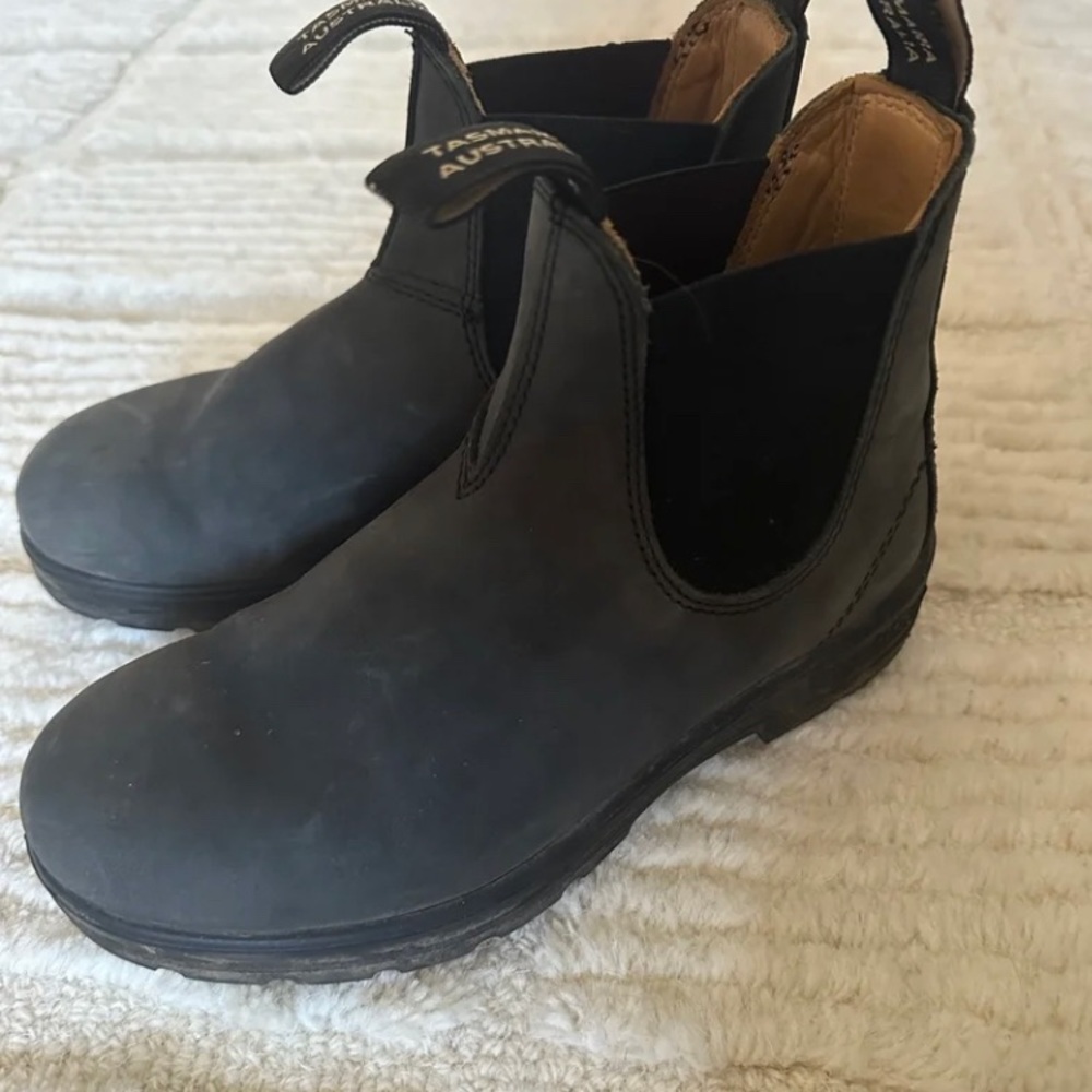 COPY - Blundstone boots size 6 US